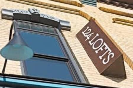 Hip Urban Loft - Small Town Charm - 124 Lofts #1 West Dundee Екстер'єр фото