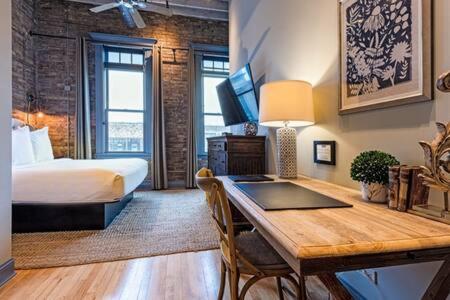 Hip Urban Loft - Small Town Charm - 124 Lofts #1 West Dundee Екстер'єр фото