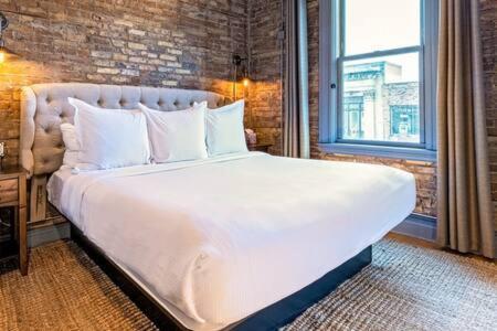 Hip Urban Loft - Small Town Charm - 124 Lofts #1 West Dundee Екстер'єр фото